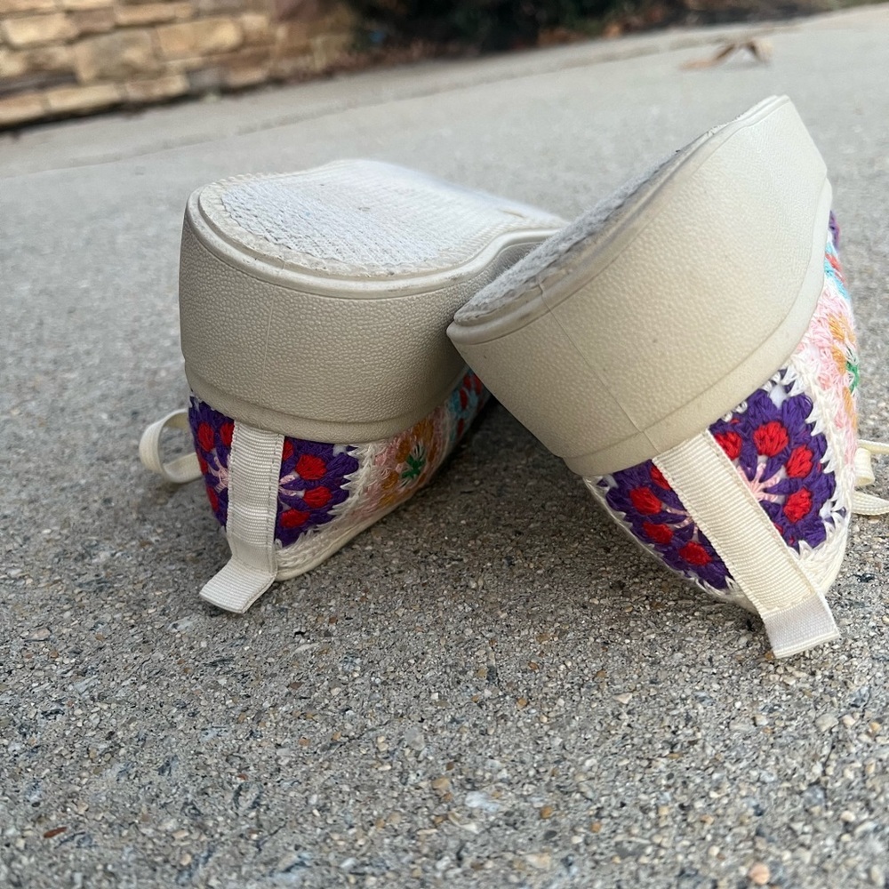 Dirty Laundry Multicolor Embroidered Sneakers - Picture 7 of 9